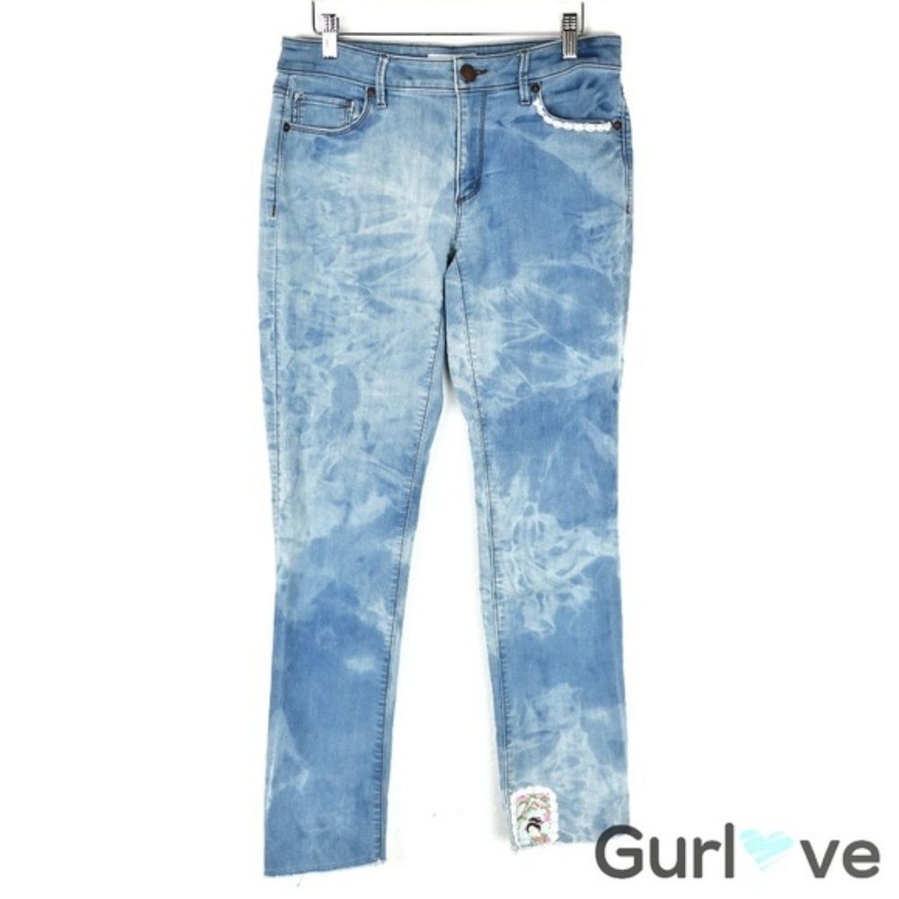 LOFT 6 Light Wash Crochet Crop Ankle Jeans